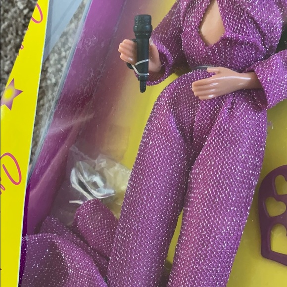 Limited edition Selena doll - Picture 8 of 8